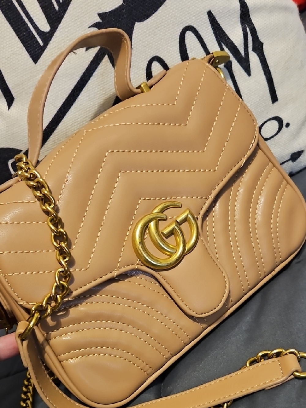 Beige Quilted GG Marmont Shoulder Bag with Gold Hardware - Picture 2 of 3